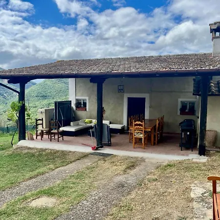 Casale In Collina Immerso Nel Con Piscina E Ampio Giardino