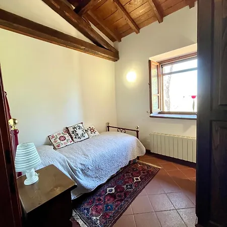 Casale In Collina Immerso Nel Con Piscina E Ampio Giardino